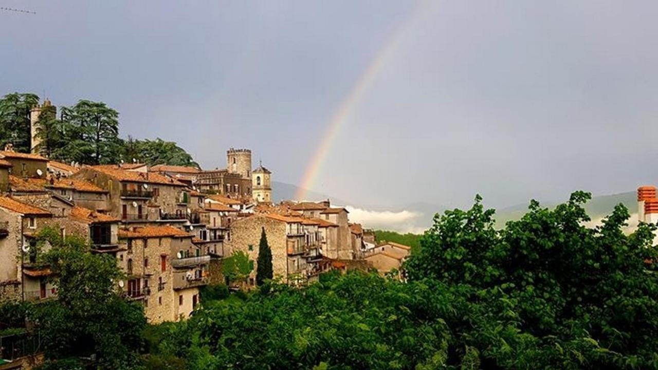 Casa Vacanza La Piazza Orvinio Экстерьер фото